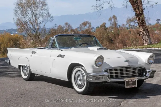 1957 Ford Thunderbird