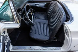 Foto 22 di 24: 1957 Ford Thunderbird