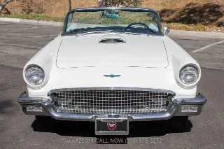 Foto 2 di 24: 1957 Ford Thunderbird