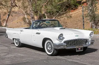 Foto 3 di 24: 1957 Ford Thunderbird