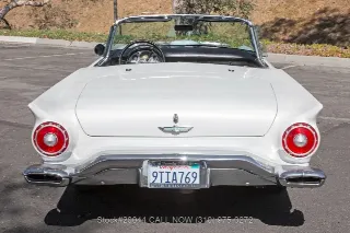 Foto 6 di 24: 1957 Ford Thunderbird