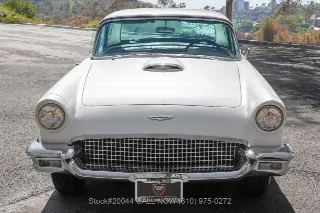 Foto 9 di 24: 1957 Ford Thunderbird