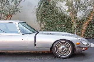 Foto 10 di 24: 1971 Jaguar XKE V12 2+2