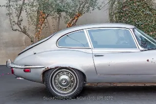 Foto 11 di 24: 1971 Jaguar XKE V12 2+2