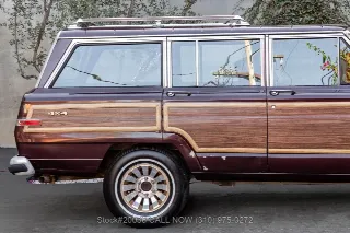 Foto 11 di 24: 1987 Jeep Grand Wagoneer