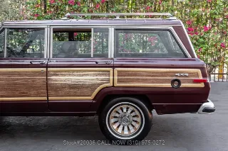 Foto 12 di 24: 1987 Jeep Grand Wagoneer