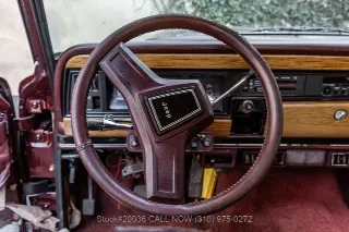 Foto 17 di 24: 1987 Jeep Grand Wagoneer