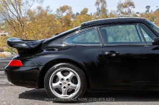 Foto 11 di 24: 1996 Porsche 993 Carrera  Coupe