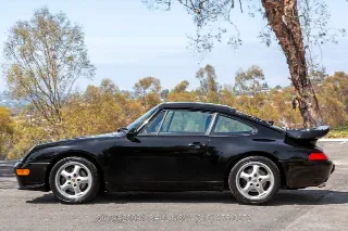Foto 12 di 24: 1996 Porsche 993 Carrera  Coupe