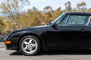 Foto 13 di 24: 1996 Porsche 993 Carrera  Coupe
