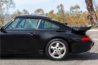 Foto 14 di 24: 1996 Porsche 993 Carrera  Coupe