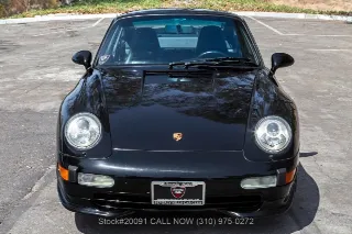 Foto 2 di 24: 1996 Porsche 993 Carrera  Coupe