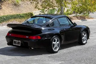 Foto 5 di 24: 1996 Porsche 993 Carrera  Coupe