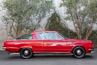 Foto 4 di 24: 1964 Plymouth Barracuda