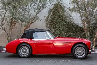 Foto 10 di 24: 1963 Austin Healey 3000