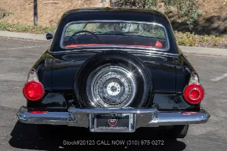 Foto 19 di 24: 1956 Ford Thunderbird