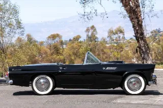 Foto 5 di 24: 1955 Ford Thunderbird