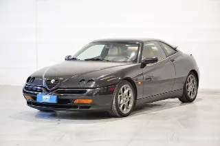 Foto 30 di 30: Alfa Romeo GTV 2.0i V6 turbo cat