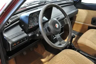 Foto 12 di 30: Alfa Romeo Giulietta 1.6 targhe nere MI