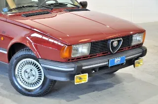 Foto 16 di 30: Alfa Romeo Giulietta 1.6 targhe nere MI