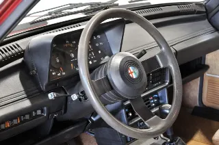 Foto 24 di 30: Alfa Romeo Giulietta 1.6 targhe nere MI