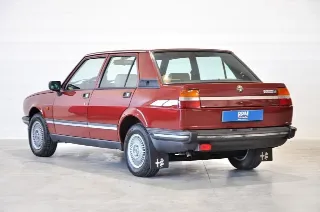Foto 5 di 30: Alfa Romeo Giulietta 1.6 targhe nere MI