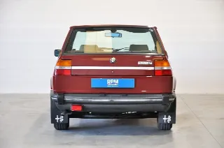 Foto 6 di 30: Alfa Romeo Giulietta 1.6 targhe nere MI