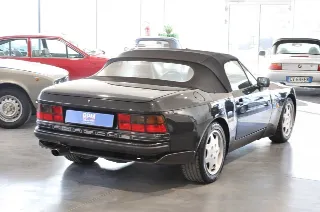 Foto 25 di 30: Porsche 944 S2 Cabriolet 3.0 ASI targa MI conservatissima