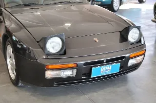 Foto 29 di 30: Porsche 944 S2 Cabriolet 3.0 ASI targa MI conservatissima