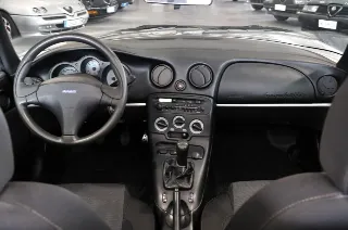 Foto 11 di 30: Fiat Barchetta 1.8 16V distribuzione e tagliando