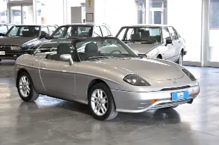 Foto 1 di 30: Fiat Barchetta 1.8 16V distribuzione e tagliando