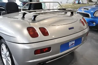 Foto 21 di 30: Fiat Barchetta 1.8 16V distribuzione e tagliando