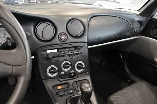 Foto 26 di 30: Fiat Barchetta 1.8 16V distribuzione e tagliando
