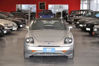 Foto 2 di 30: Fiat Barchetta 1.8 16V distribuzione e tagliando