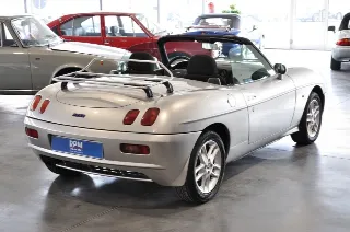 Foto 6 di 30: Fiat Barchetta 1.8 16V distribuzione e tagliando
