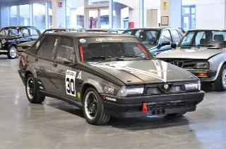 Foto 1 di 26: Alfa Romeo 75 2.0i Twin Spark Trackday Ready