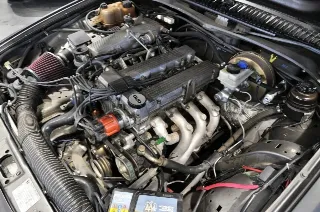Foto 21 di 26: Alfa Romeo 75 2.0i Twin Spark Trackday Ready