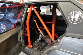 Foto 24 di 26: Alfa Romeo 75 2.0i Twin Spark Trackday Ready