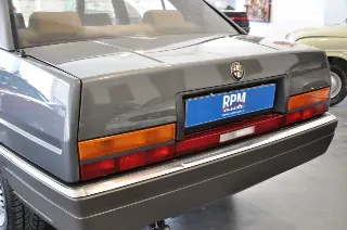 Photo 18 of 21: Alfa Romeo 90 2.5i V6 Quadrifoglio Oro