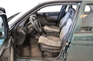 Foto 10 di 24: Alfa Romeo 155 1.8i Twin Spark cat Perfetta