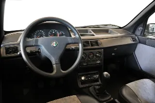 Foto 11 di 24: Alfa Romeo 155 1.8i Twin Spark cat Perfetta