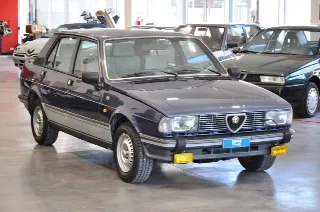 Foto 26 di 30: Alfa Romeo Giulietta 1.8 II serie CRS Blu Pervinca
