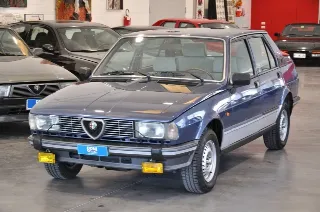 Foto 4 di 30: Alfa Romeo Giulietta 1.8 II serie CRS Blu Pervinca