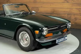 Foto 5 di 10: Triumph TR6