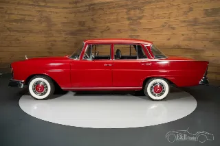 Foto 10 di 10: Mercedes Benz 230S