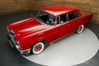 Foto 1 di 10: Mercedes Benz 230S