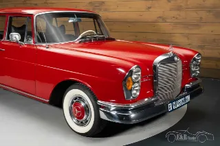Foto 5 di 10: Mercedes Benz 230S