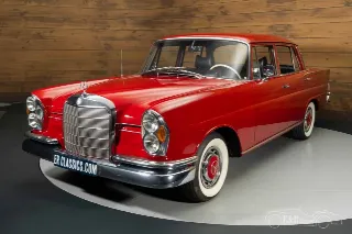 Foto 7 di 10: Mercedes Benz 230S