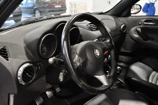Photo 13 of 27: Alfa Romeo 147 3.2i V6 24V cat 3 porte GTA Manuale RIAR