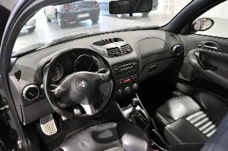 Photo 24 of 27: Alfa Romeo 147 3.2i V6 24V cat 3 porte GTA Manuale RIAR
